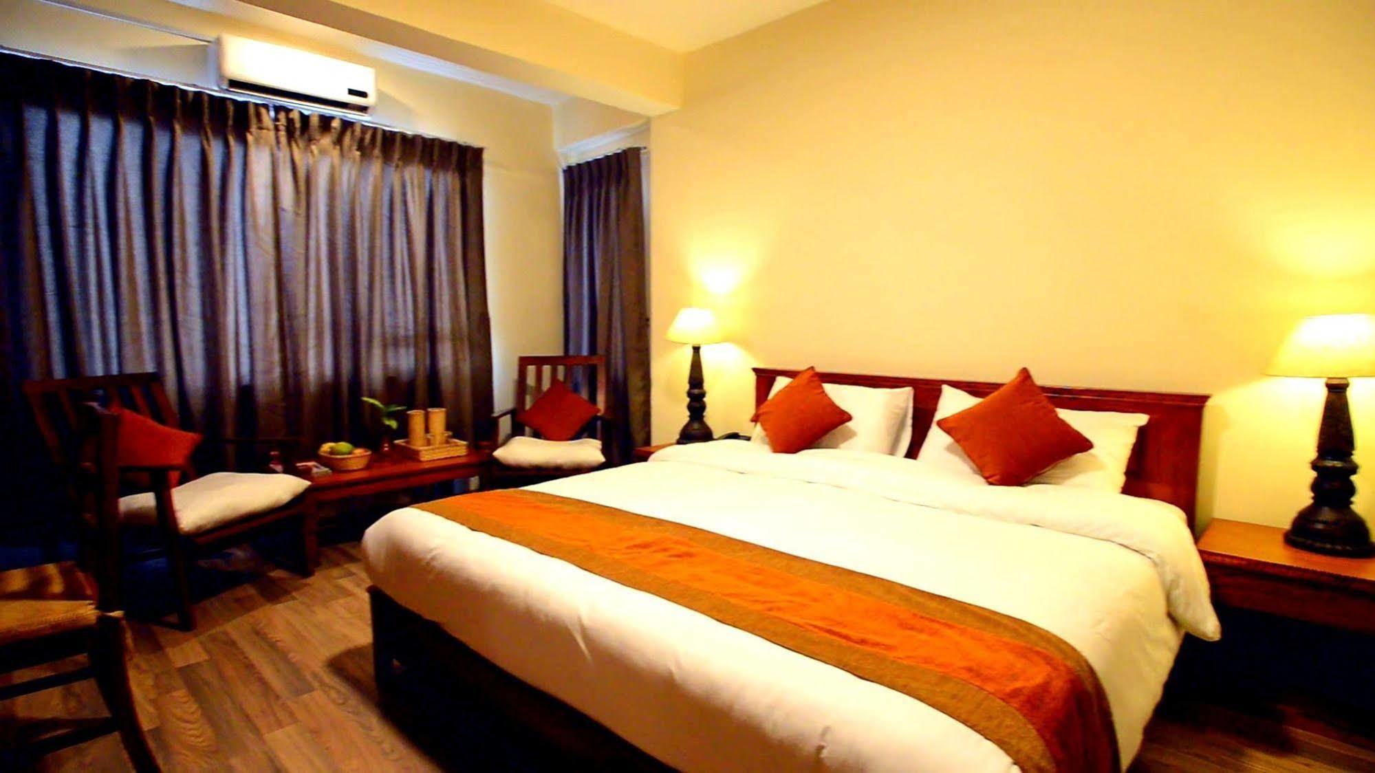 Golden Temple Inn กาฐมาณฑุ ภายนอก รูปภาพ